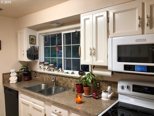 66697 Gunderson Road North Bend, OR 97459 - Photo 7 of 28