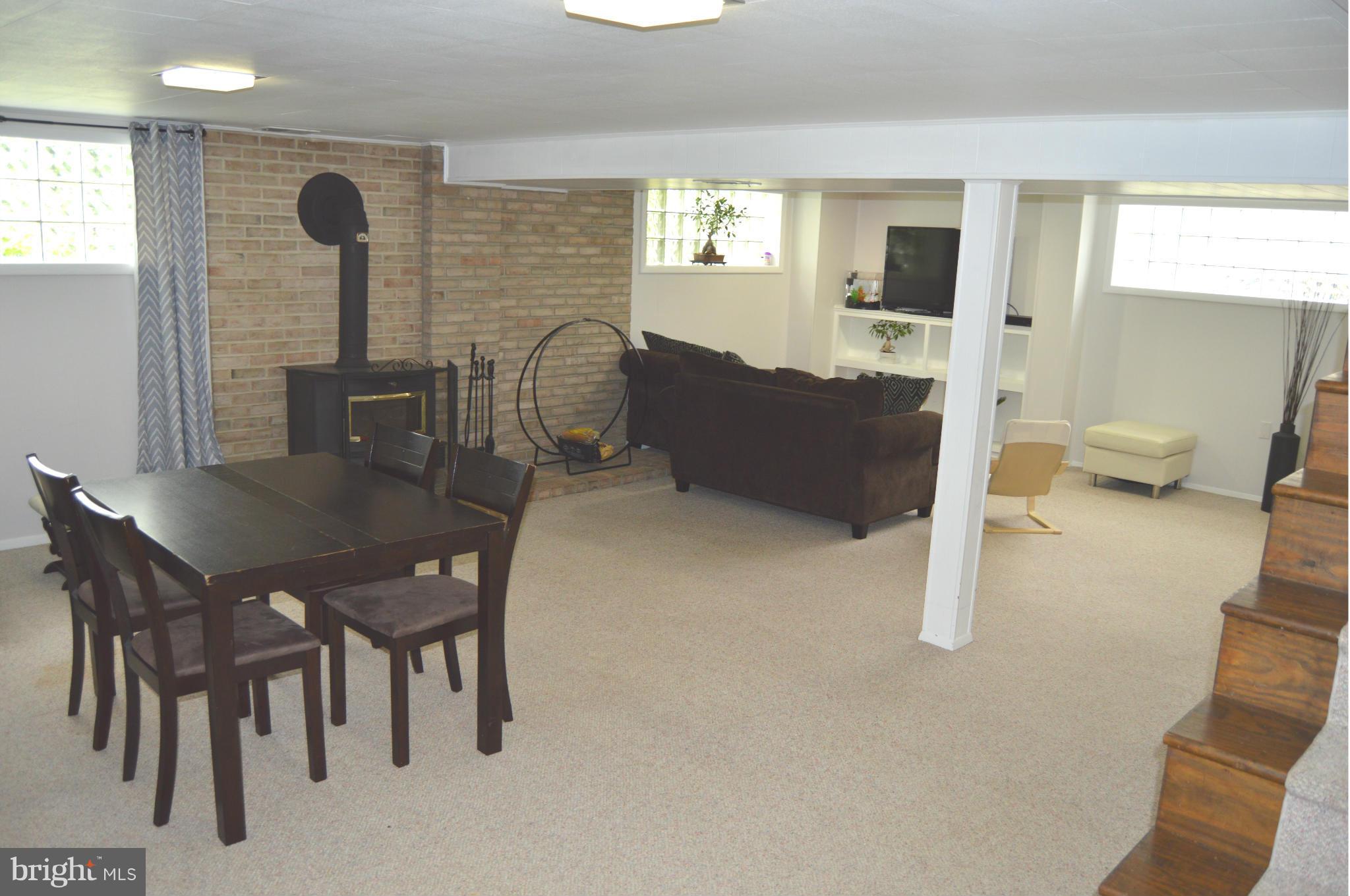 10709 Edgewood Avenue Silver Spring, MD 20901 - Photo 14 of 25 Family Room
