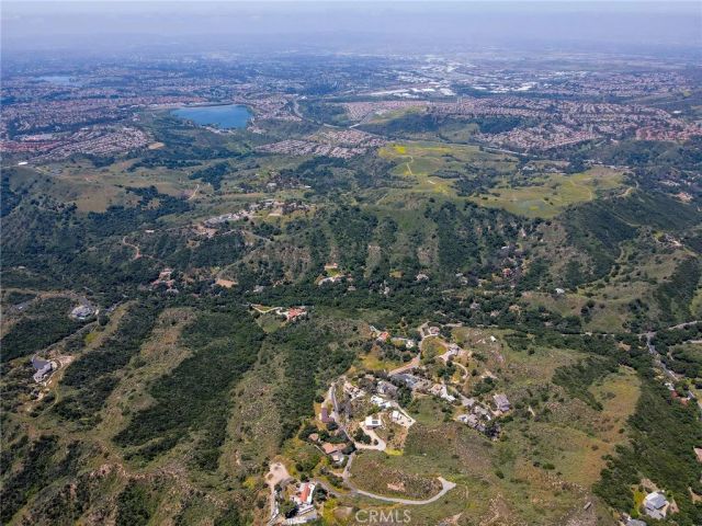 a sign that is on the side of the road