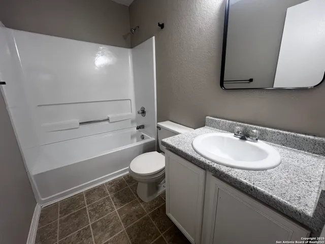 $1,800 | 735 Inks Farm, San Antonio, TX 78228