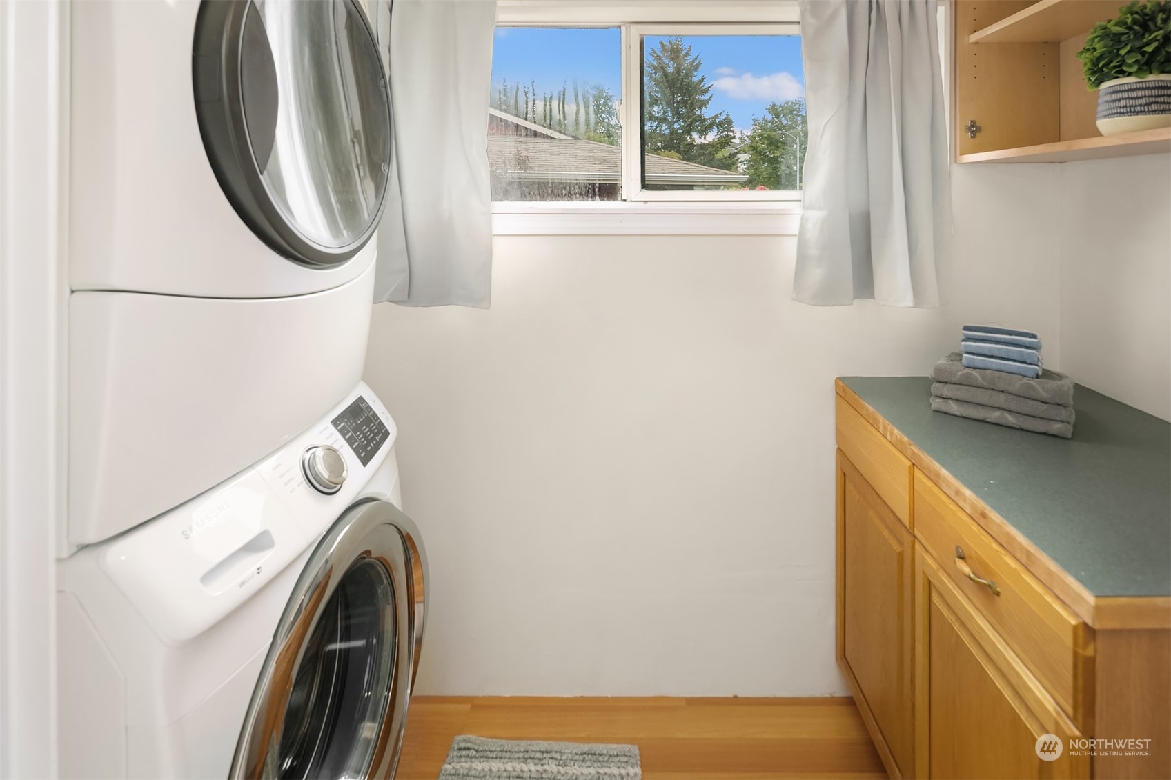 2919 Stafford Way Bothell, WA 98012 - Photo 18 of 30 a utility room with dryer and washer