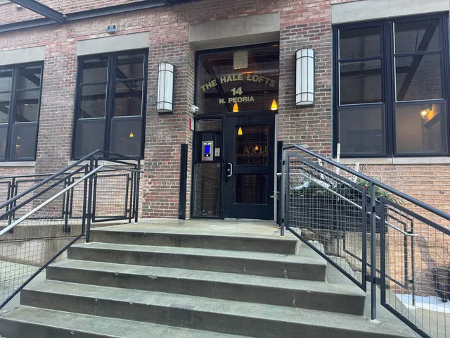 $3,650 | 14 North Peoria Street, Unit 4F, Chicago, IL 60607