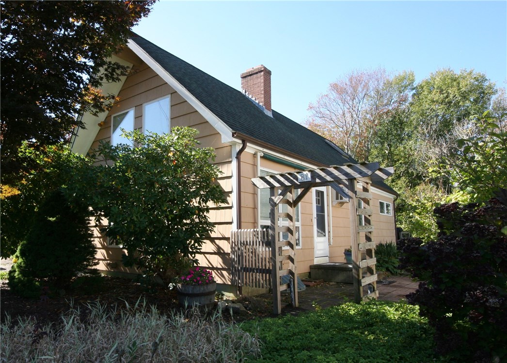 81 Camden Road Narragansett, RI 02882 - Photo 1 of 31