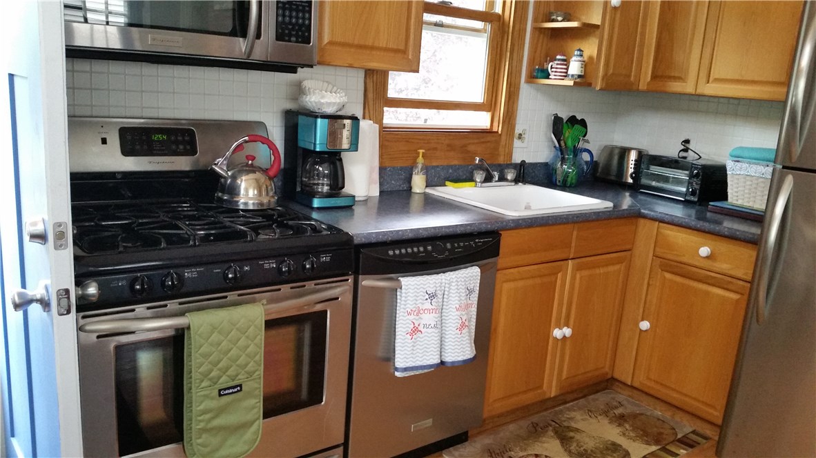81 Camden Road Narragansett, RI 02882 - Photo 11 of 31