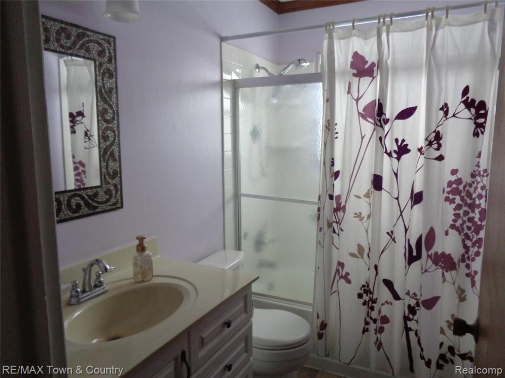 7375 Gillette Road Flushing, MI 48433 - Photo 11 of 28 Gallery Image 11