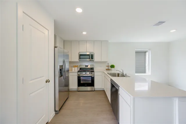 $2,100 | 10824 Red Orchid Drive, Houston, TX 77016