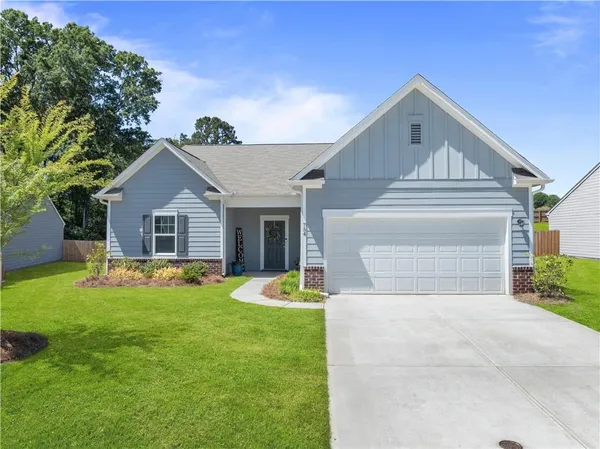 $400,000 | 754 Bentwater Way, Hoschton, GA 30548