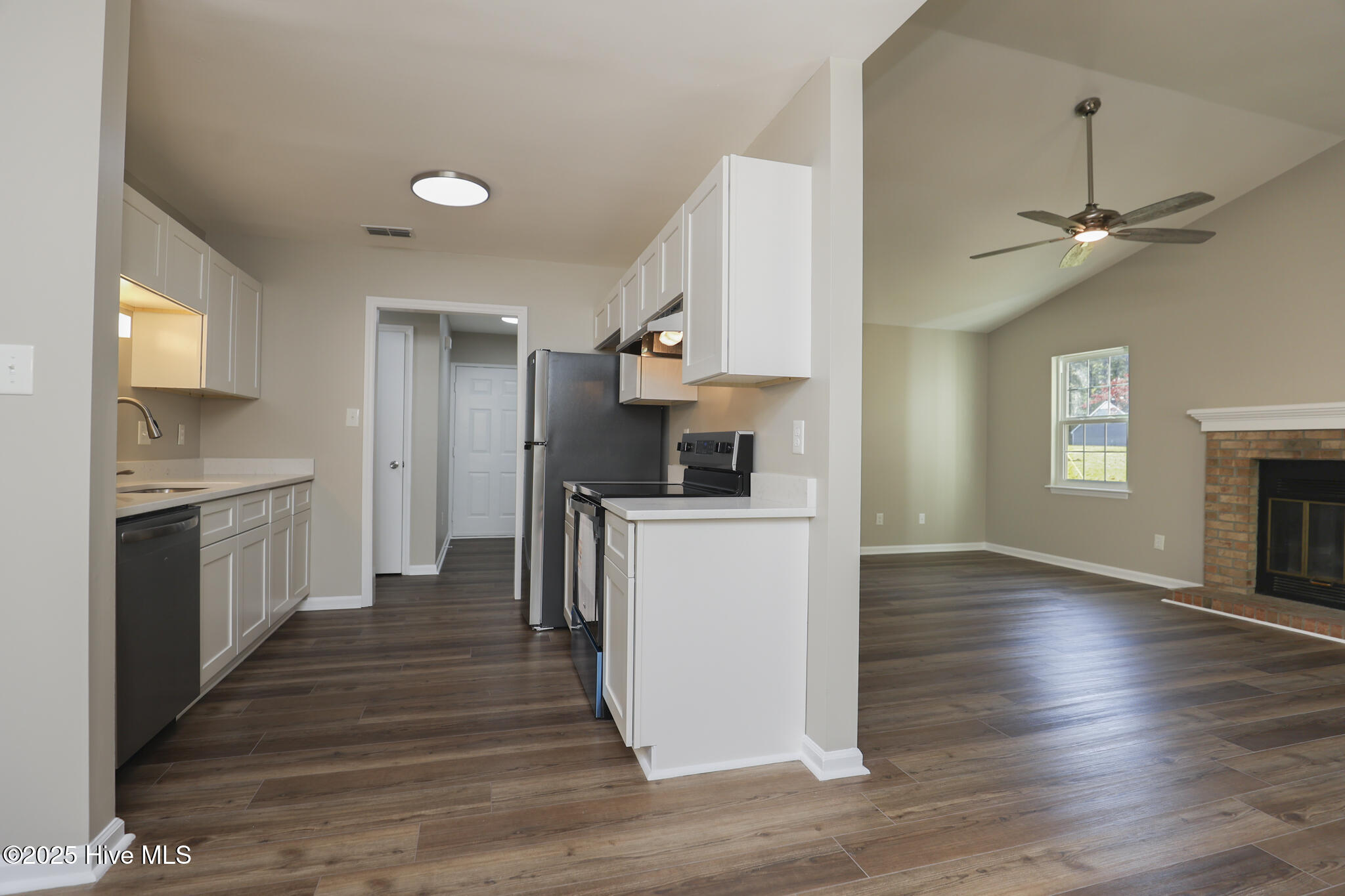 544 Shadowridge Road Jacksonville, NC 28546 - Photo 10 of 47 544 ShadowRidge-21