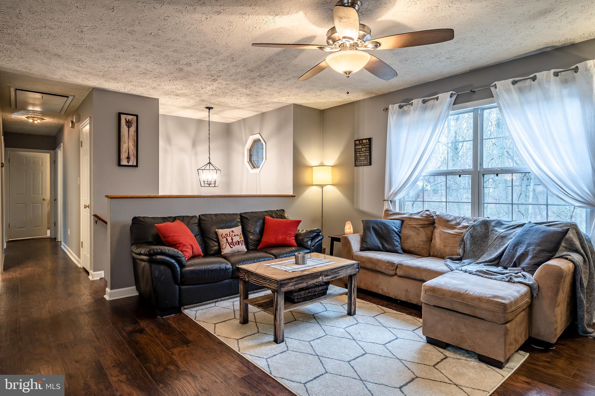 102 Leary Road Honey Brook, PA 19344 - Photo 2 of 40 Living Room