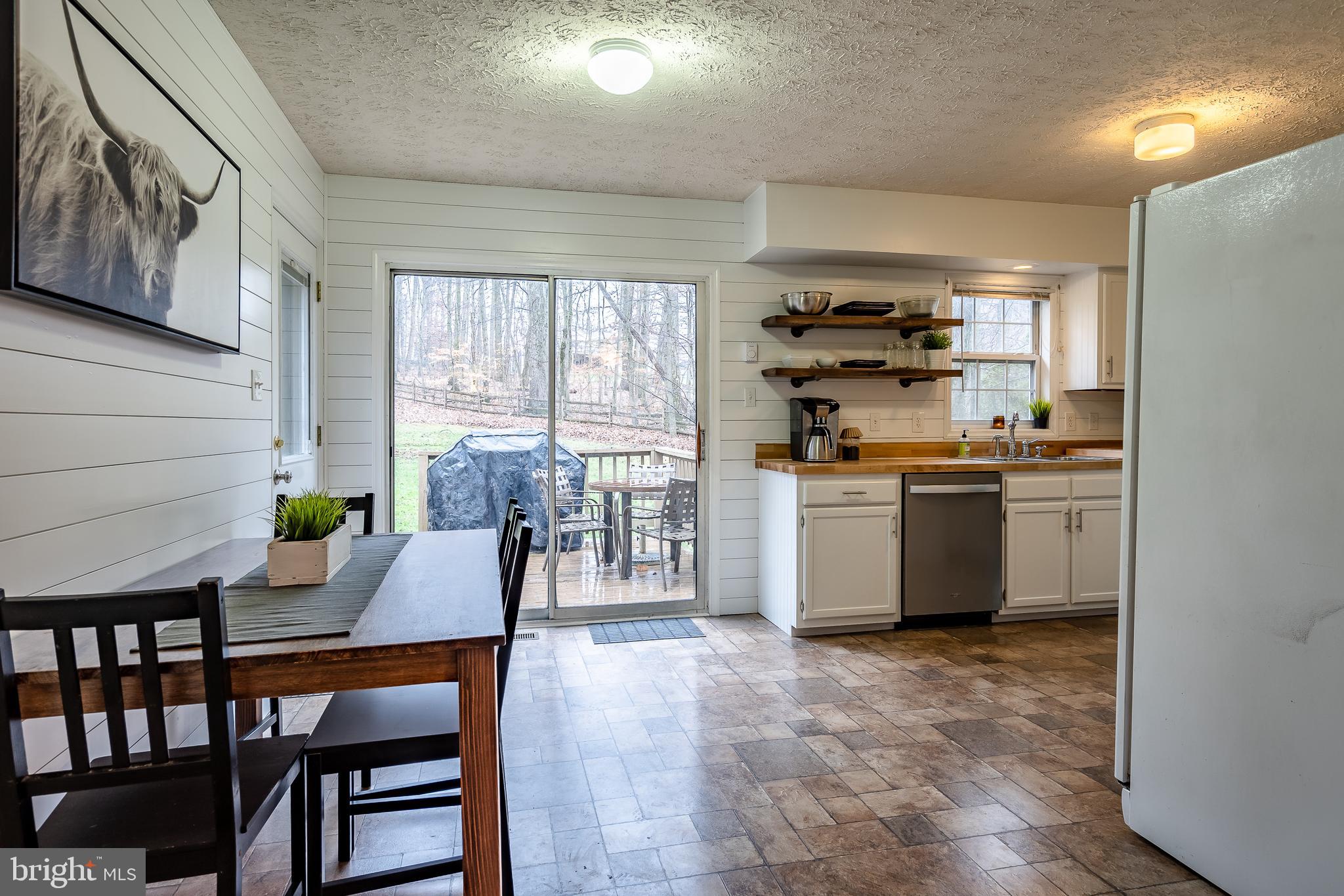 102 Leary Road Honey Brook, PA 19344 - Photo 6 of 40 Kitchen/Dining with patio doors