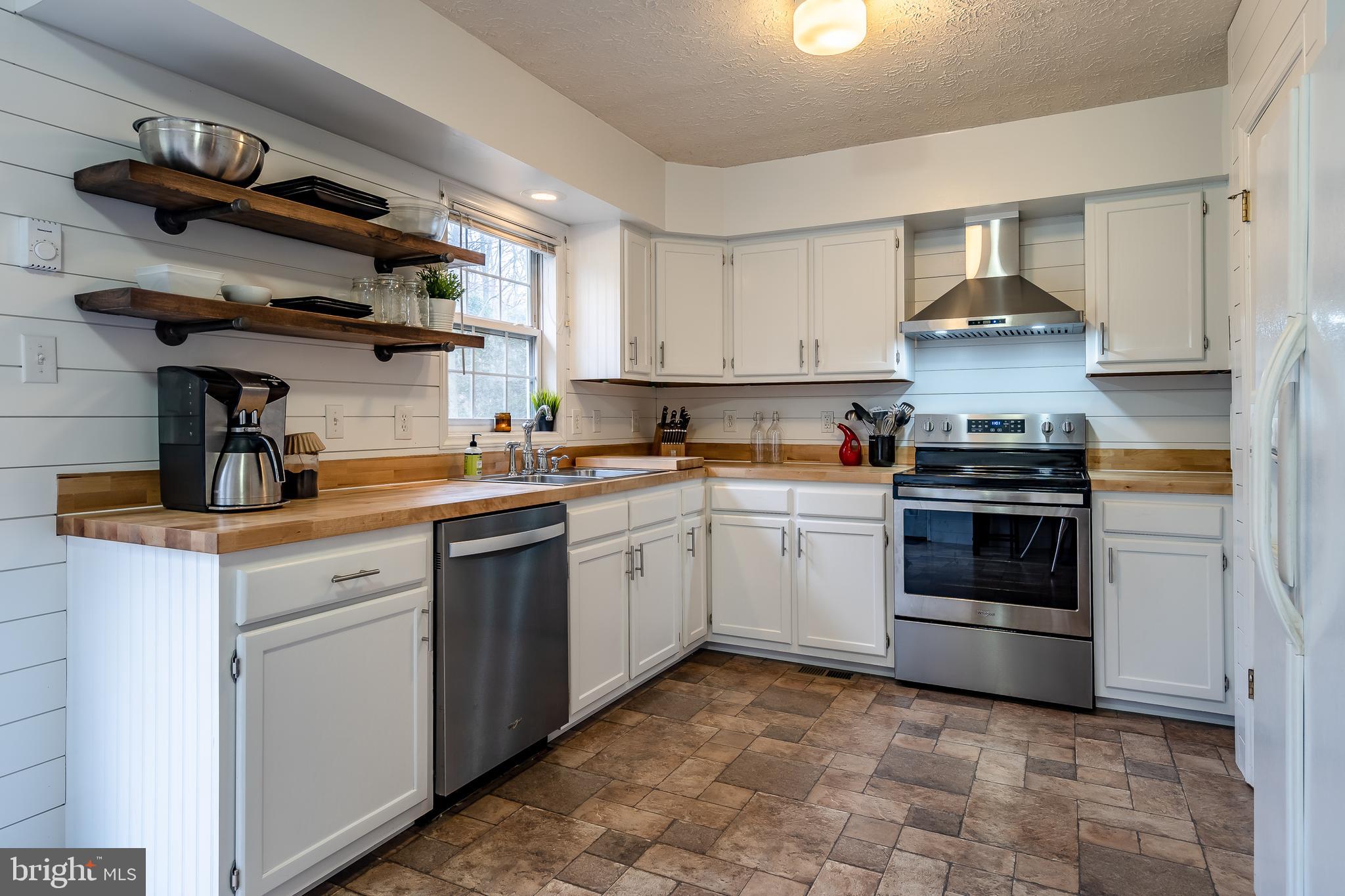 102 Leary Road Honey Brook, PA 19344 - Photo 7 of 40 Updated Kitchen
