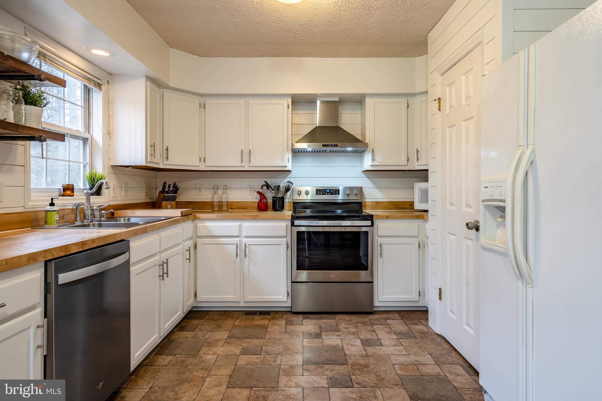 102 Leary Road Honey Brook, PA 19344 - Photo 9 of 40 Kitchen