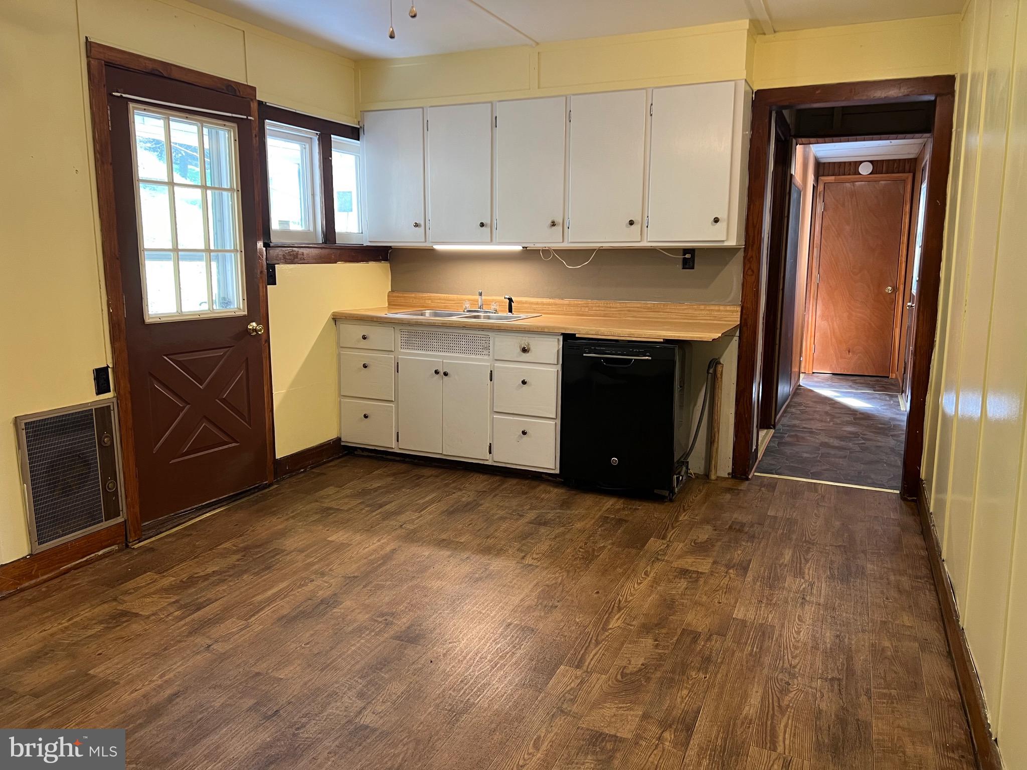 43 High Street Lonaconing, MD 21539 - Photo 9 of 20 KITCHEN