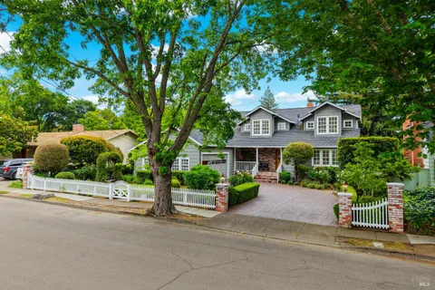 $2,999,999 | 852 2nd Street East, Sonoma, CA 95476