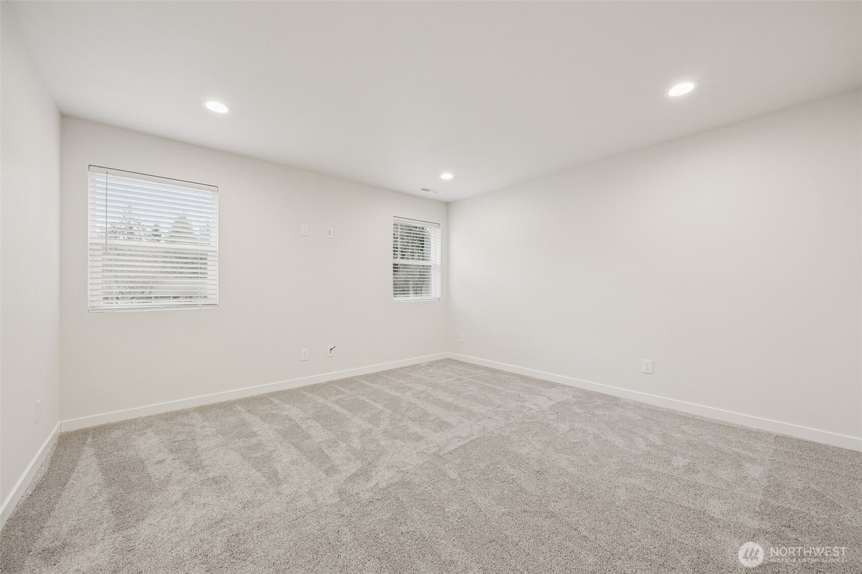 401 Pershing Avenue Carbonado, WA 98323 - Photo 17 of 38 an empty room with windows
