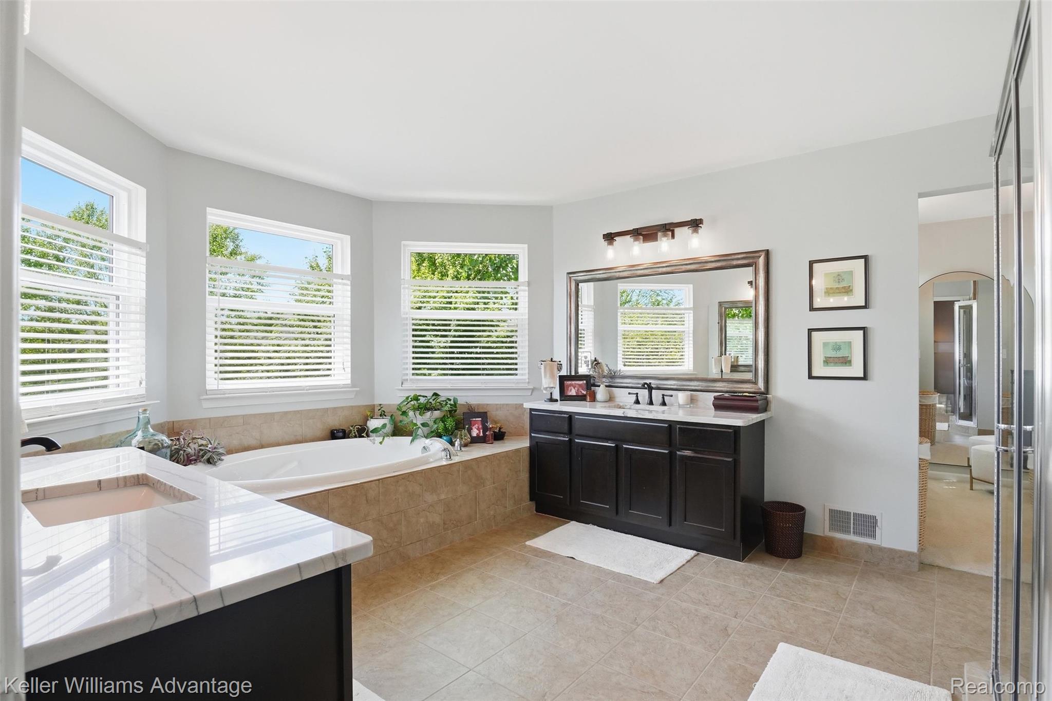 51121 Gold Ridge Lane Canton, MI 48188 - Photo 16 of 39 Primary Bathroom