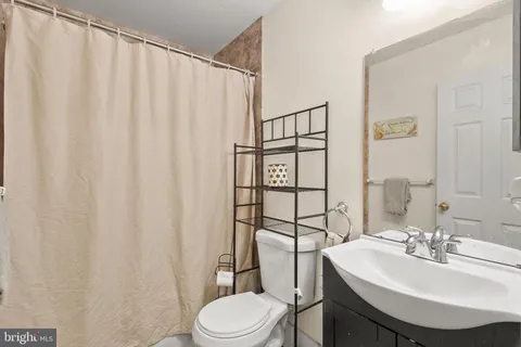 $280,000 | 513 Stonebridge Boulevard, New Castle, DE 19720