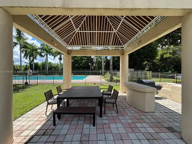 $219,000 | 9350 Fontainebleau Boulevard, Unit 312, Miami, FL 33172