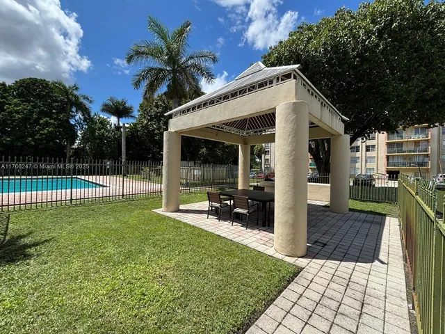 $219,000 | 9350 Fontainebleau Boulevard, Unit 312, Miami, FL 33172