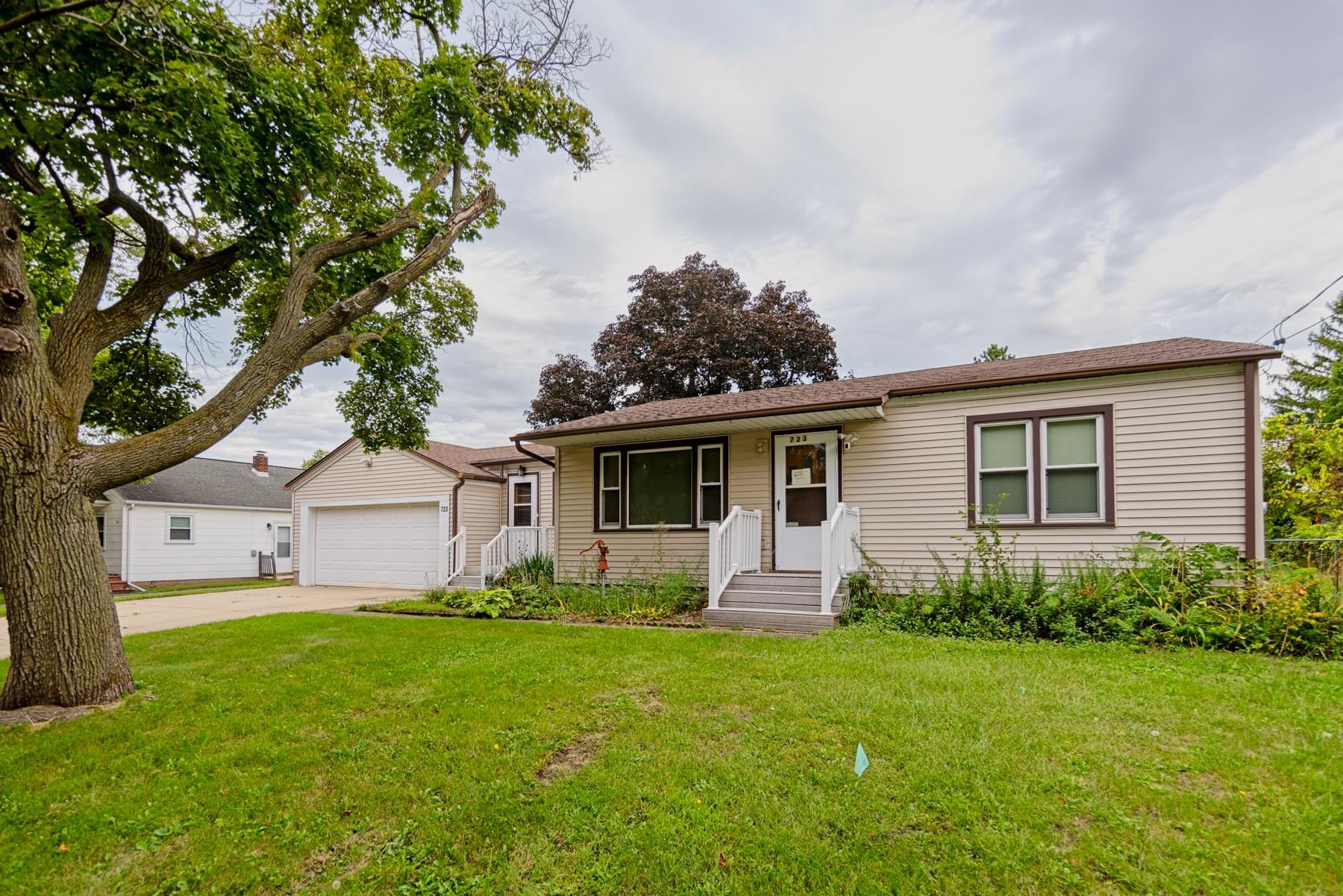 723 Cranston Road Beloit, WI 53511 - Photo 2 of 22 Gallery Image 2