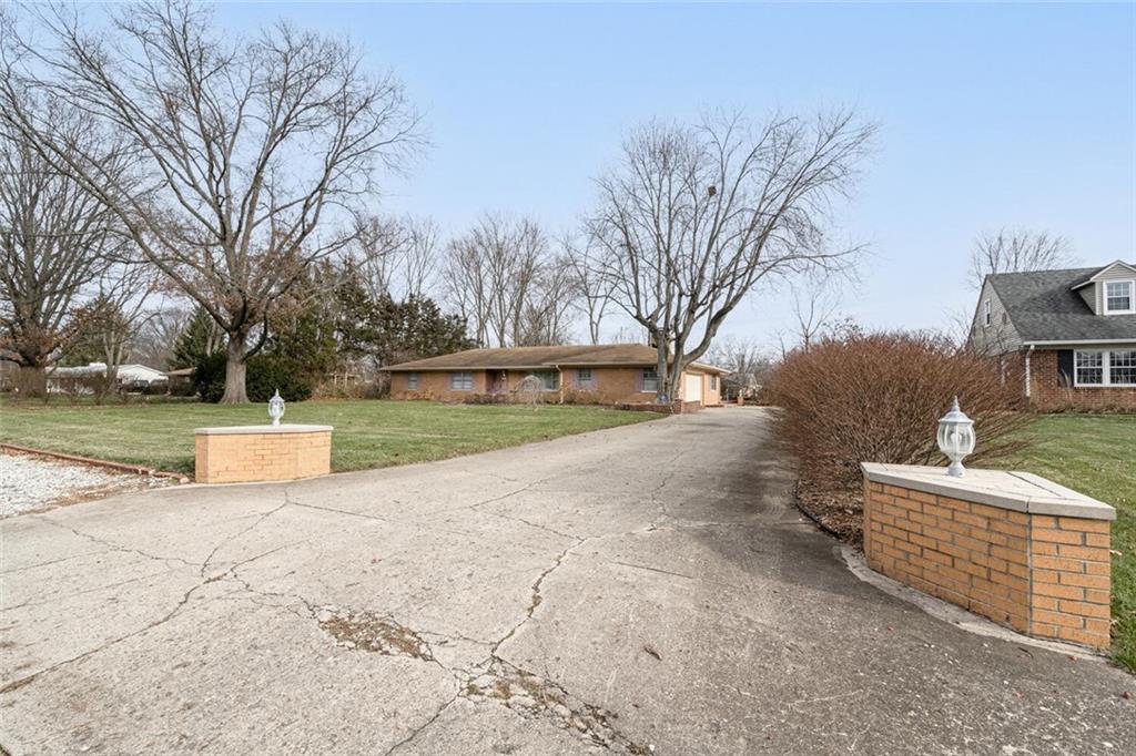 6447 Breamore Road Indianapolis, IN 46220 - Photo 2 of 32