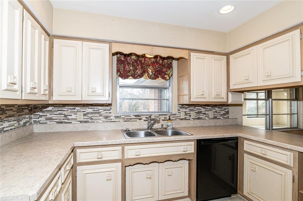 6447 Breamore Road Indianapolis, IN 46220 - Photo 11 of 32