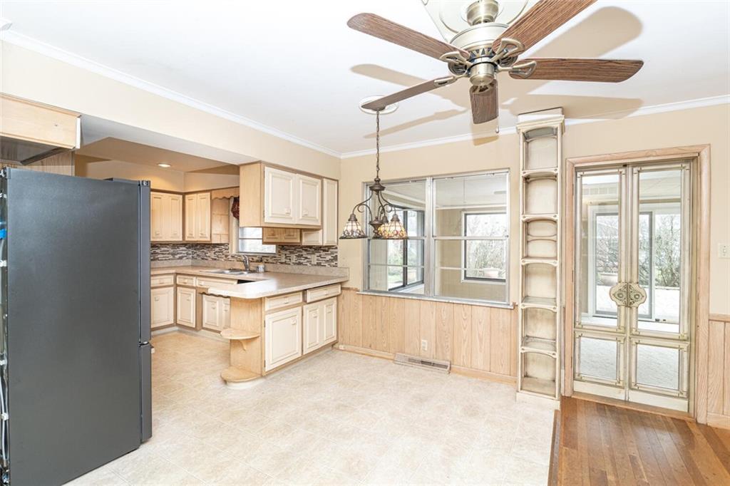 6447 Breamore Road Indianapolis, IN 46220 - Photo 12 of 32