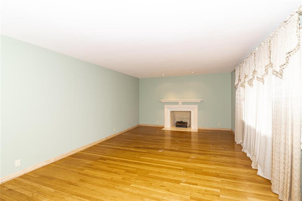 6447 Breamore Road Indianapolis, IN 46220 - Photo 3 of 32