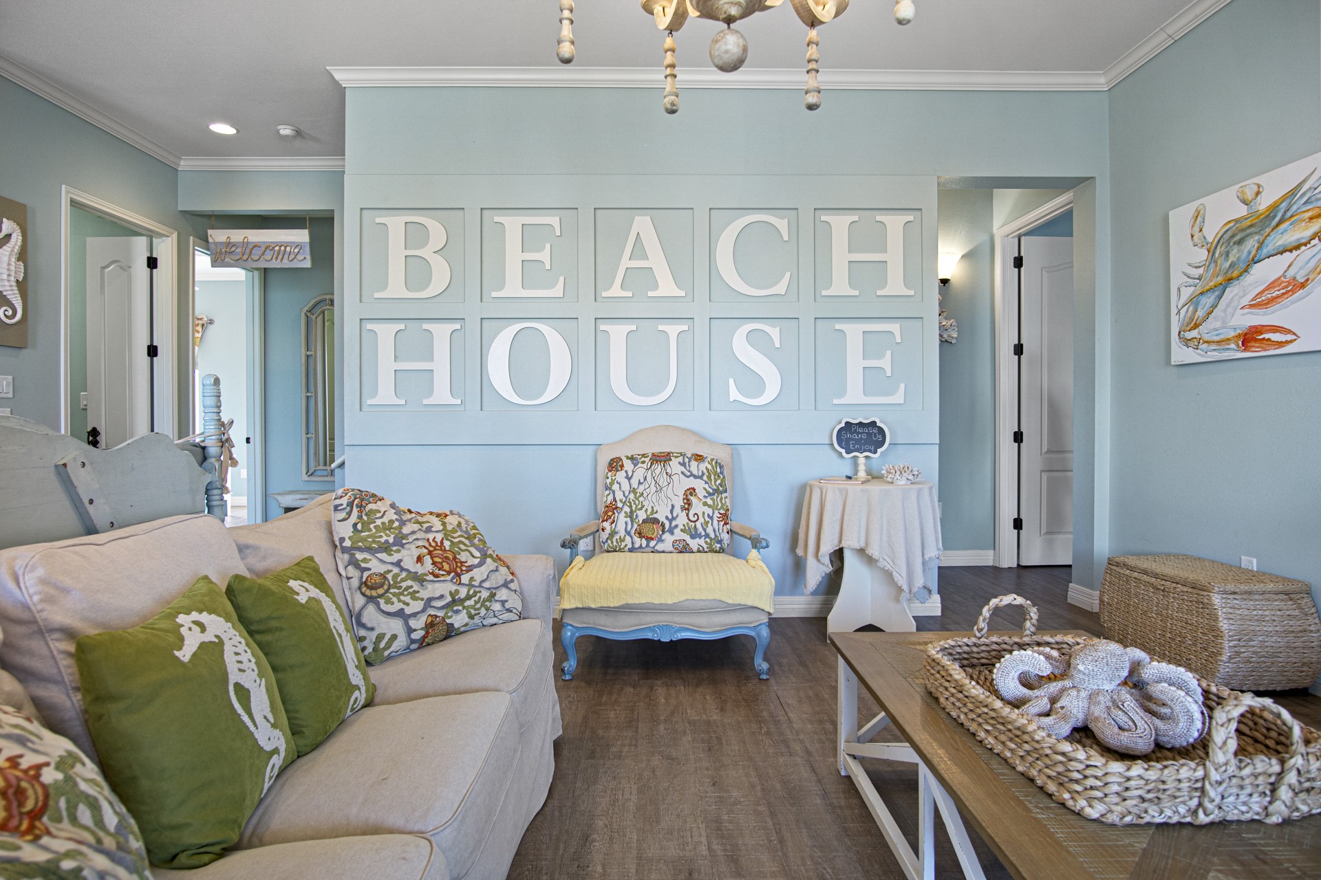 2573 Whitecap Crystal Beach, TX 77650 - Photo 17 of 50 a living room with furniture and couch