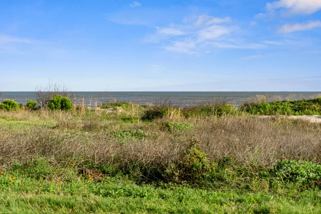 $795,000 | 2573 Whitecap, Crystal Beach, TX 77650