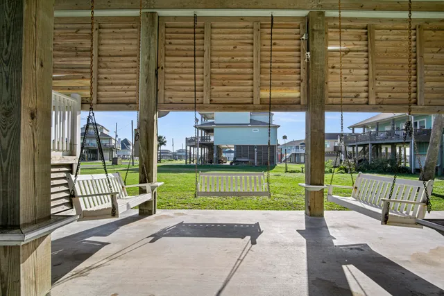 $795,000 | 2573 Whitecap, Crystal Beach, TX 77650