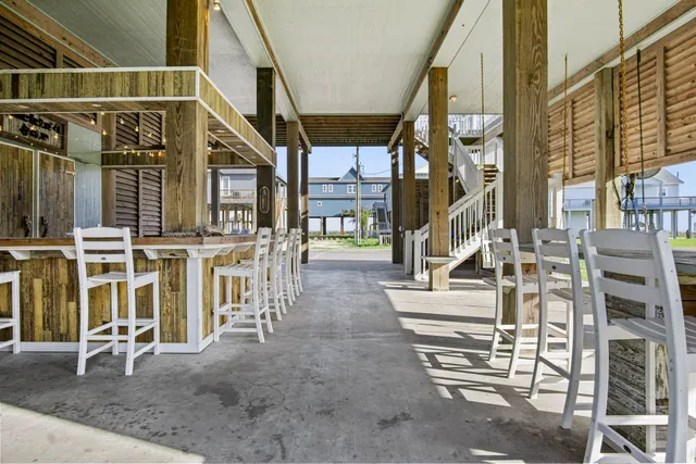 $795,000 | 2573 Whitecap, Crystal Beach, TX 77650