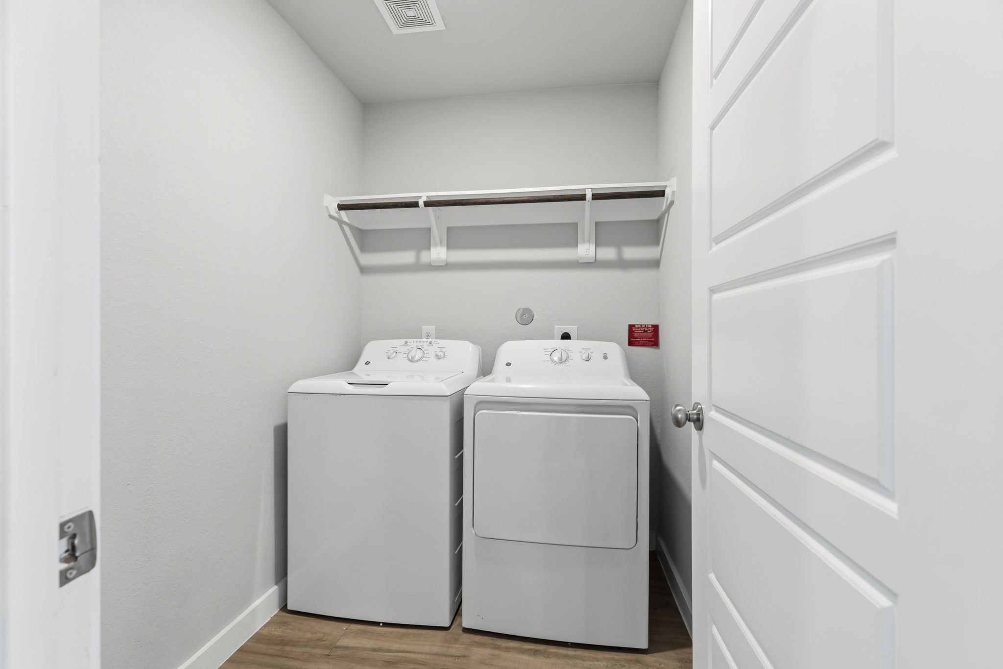 14914 Big Bend Ranch Drive Cypress, TX 77433 - Photo 39 of 49 a utility room with dryer and washer