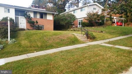 11202 Healy Street Silver Spring, MD 20902 - Photo 4 of 12 Walk your pets