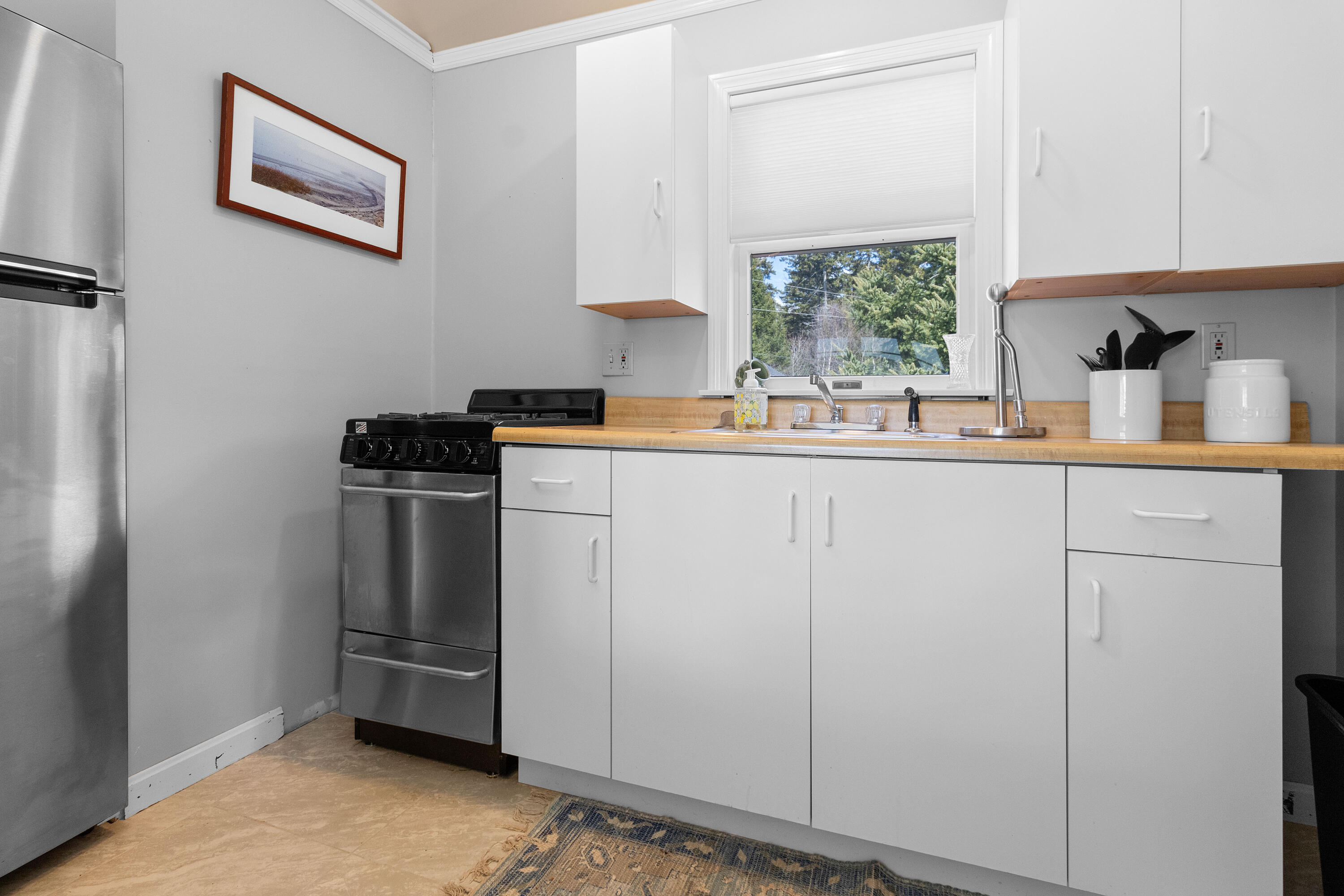 5 Littledog Path South Thomaston, ME 04858 - Photo 46 of 90 Guest Suite Kitchen