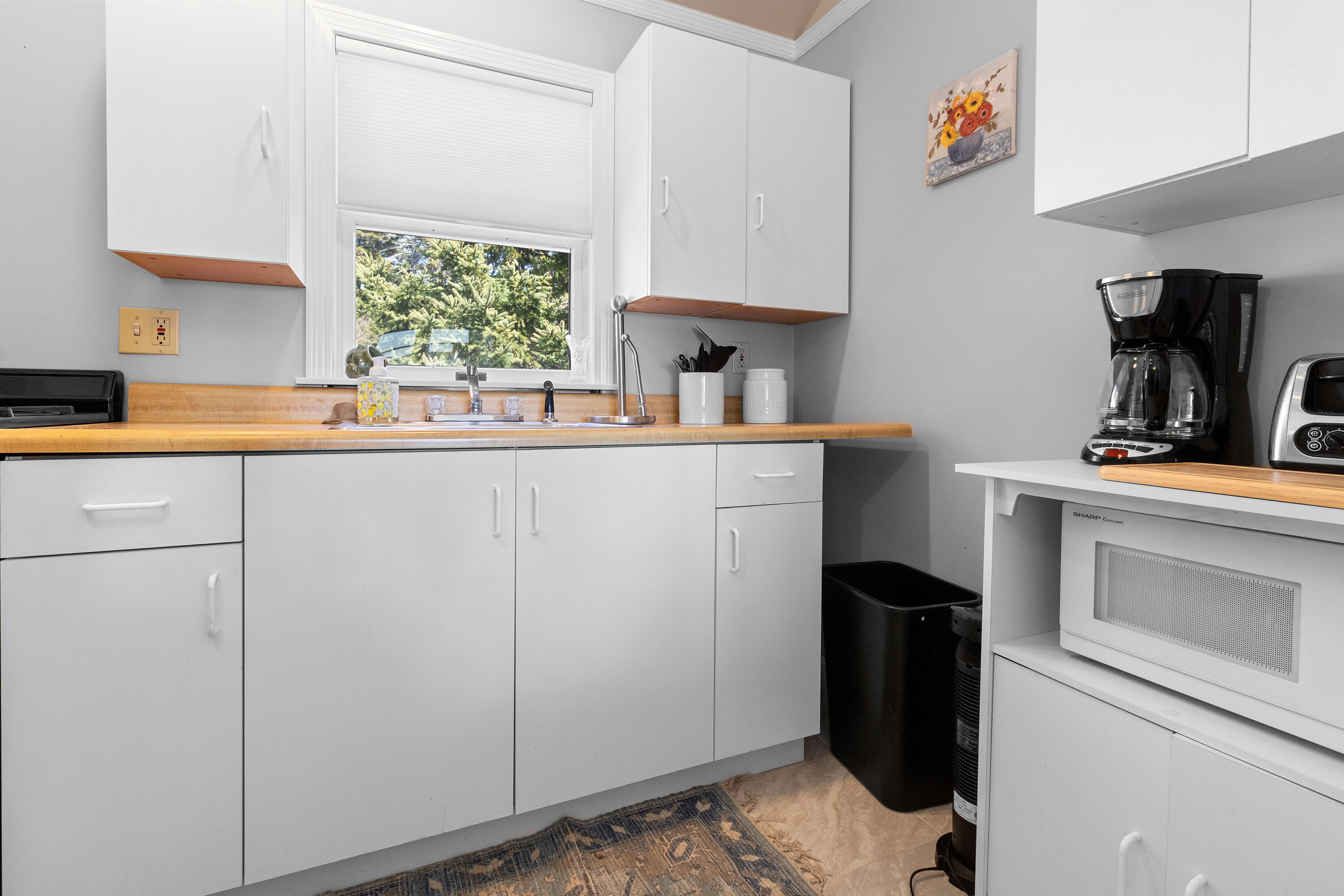 5 Littledog Path South Thomaston, ME 04858 - Photo 47 of 90 Guest Suite Kitchen