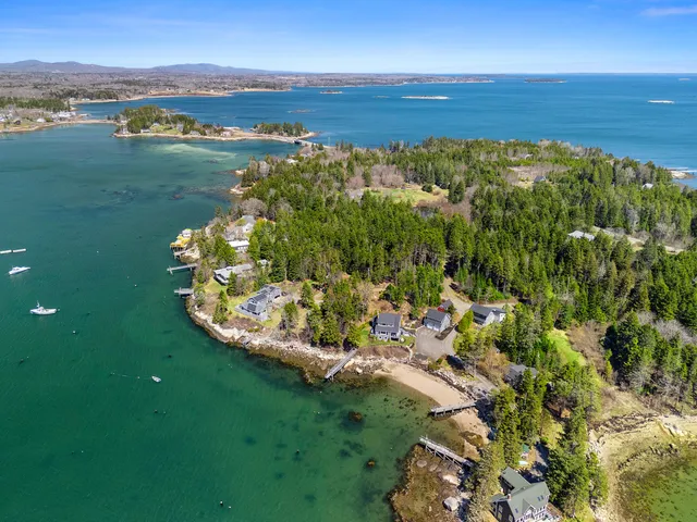 $1,995,000 | 5 Littledog Path, South Thomaston, ME 04858