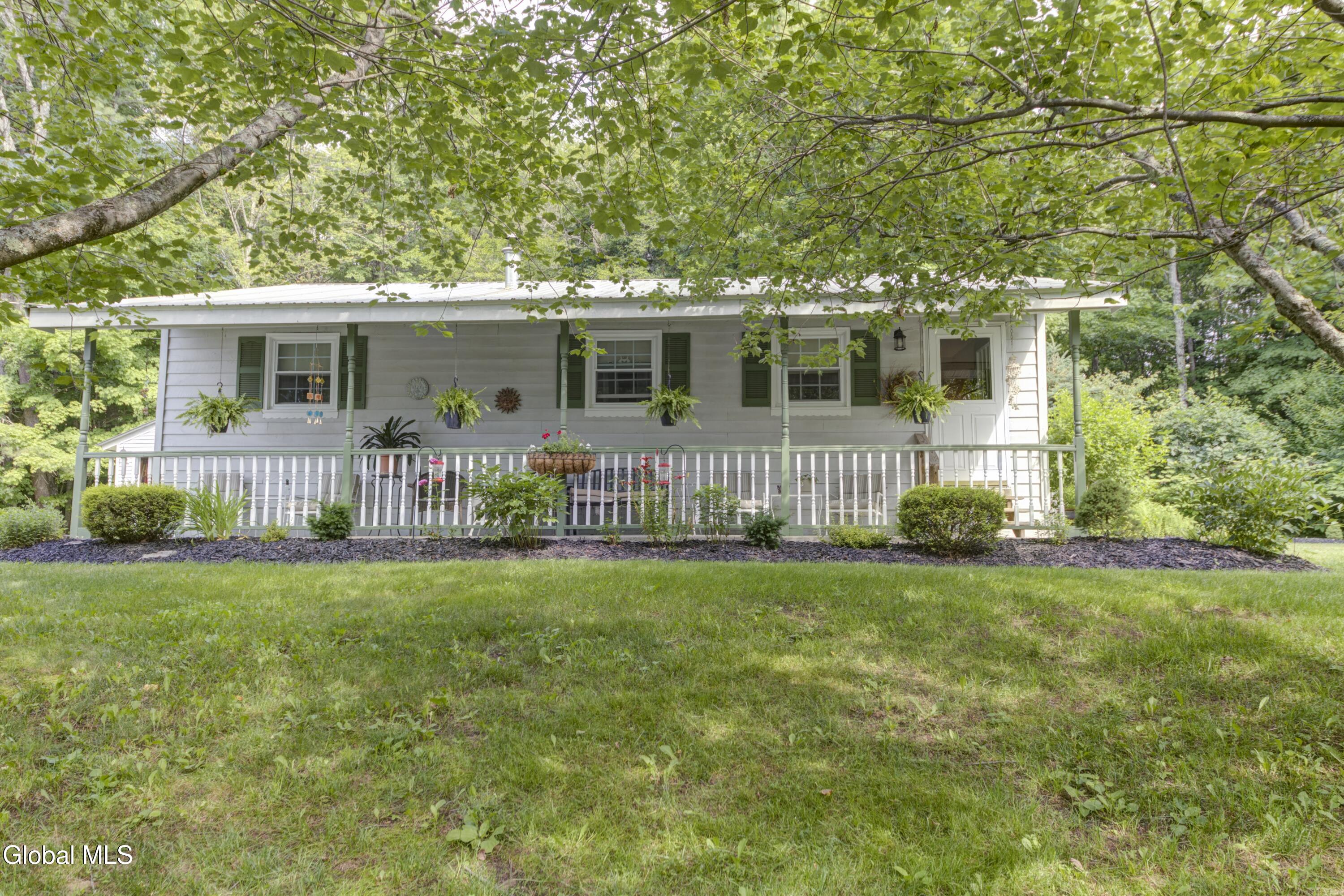 Front View of 658 Coy Rd
