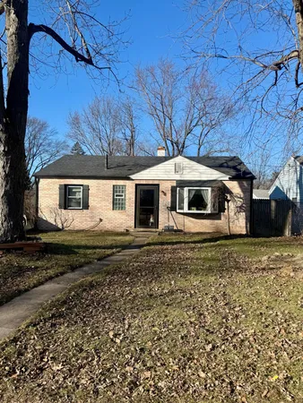 $249,900 | 270 Woodlawn Avenue, Chesterton, IN 46304