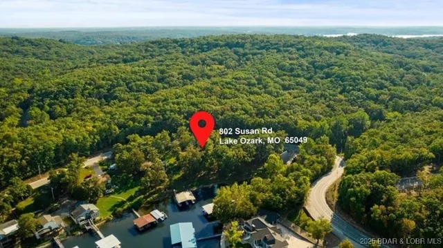 $399,900 | 802 Susan Road, Lake Ozark, MO 65049