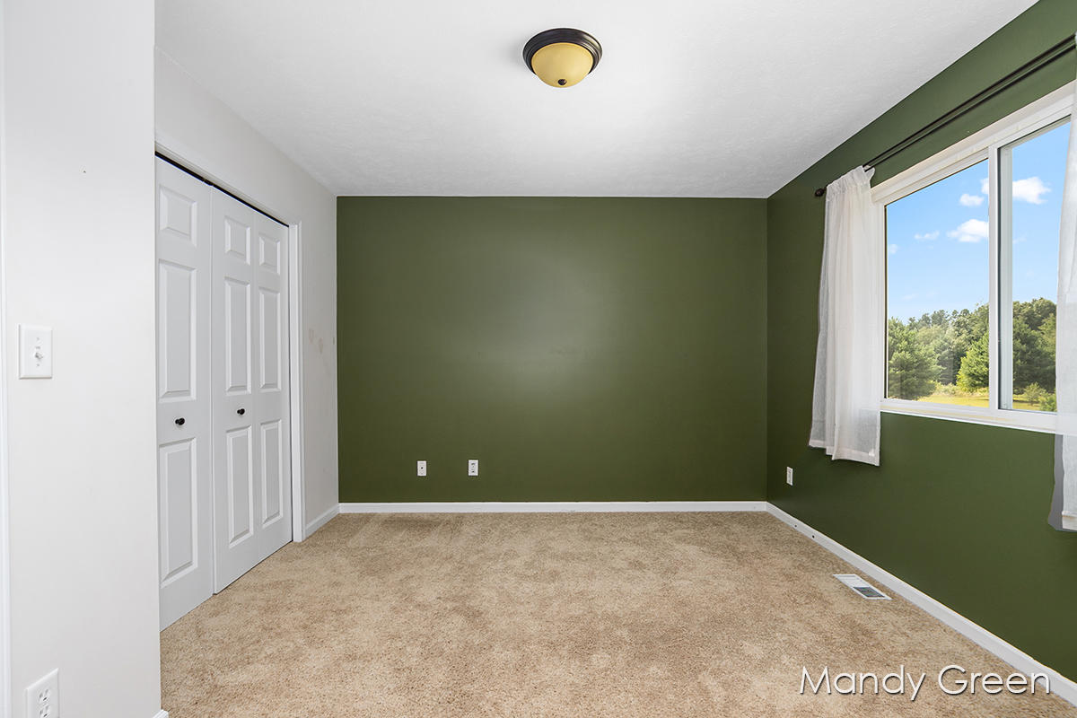 6048 Johnson Road Greenville, MI 48838 - Photo 11 of 21 IMG_1009