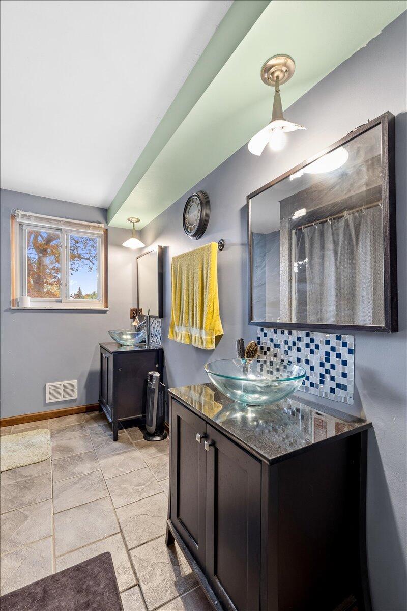 8090 Rene Drive White Lake, MI 48386 - Photo 15 of 26 26-8090 Rene-148