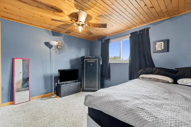 $250,000 | 8090 Rene Drive, White Lake, MI 48386