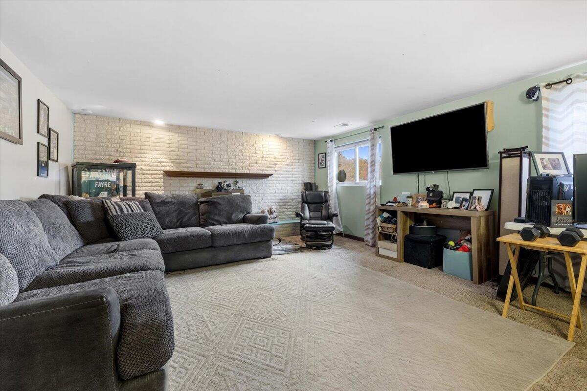 8090 Rene Drive White Lake, MI 48386 - Photo 8 of 26 23-8090 Rene-128