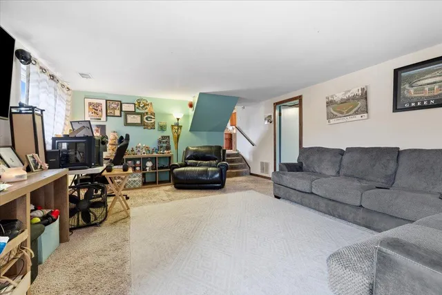 $250,000 | 8090 Rene Drive, White Lake, MI 48386