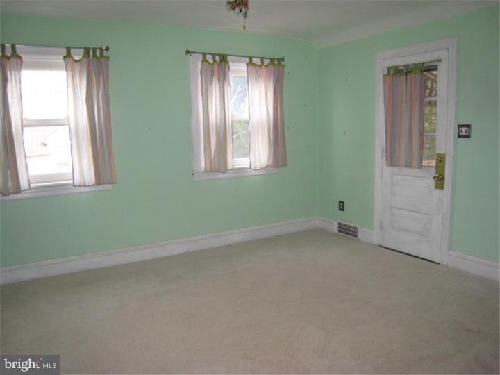 528 Midvale Road Upper Darby, PA 19082 - Photo 13 of 18 Bedroom - Main