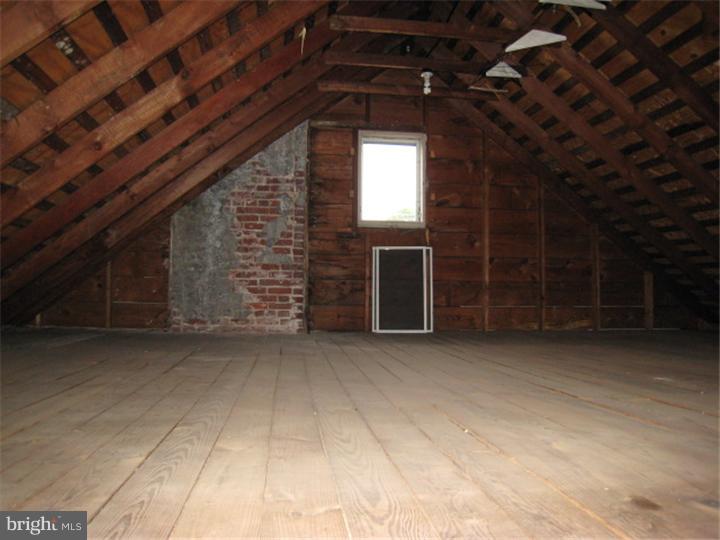 528 Midvale Road Upper Darby, PA 19082 - Photo 17 of 18