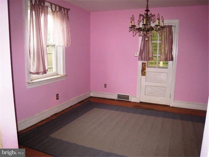 528 Midvale Road Upper Darby, PA 19082 - Photo 10 of 18 Dining Room