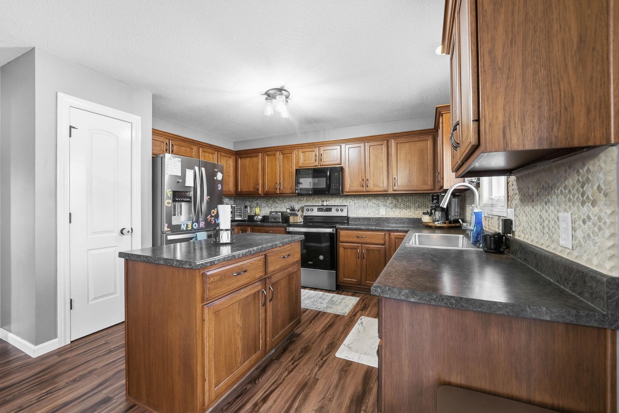 9516 Chapmans Boulevard Fort Wayne, IN 46835 - Photo 16 of 29