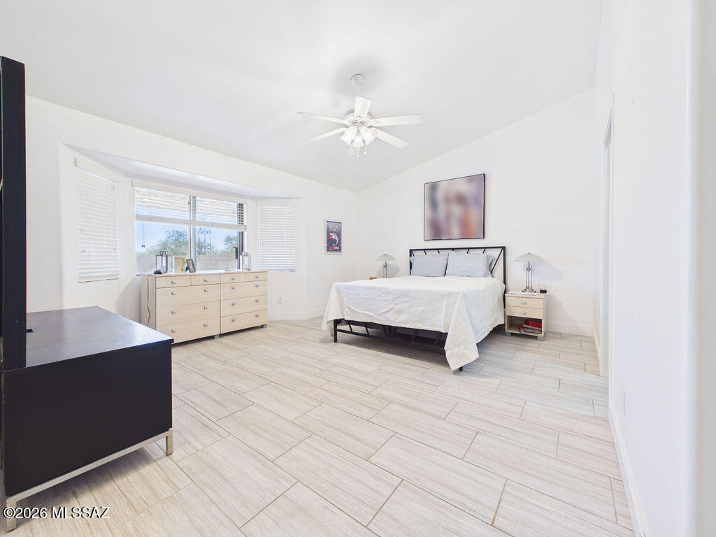 6827 South Star Ridge Place Tucson, AZ 85757 - Photo 14 of 27 CAM06457G6-PR0024-STILL018